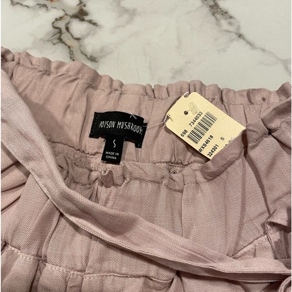 POISON MUSHROOM Short/Skirt with Waist Tie SZ/Small color Cream. - Picture 3 of 7